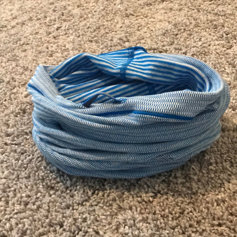 Lululemon scarf